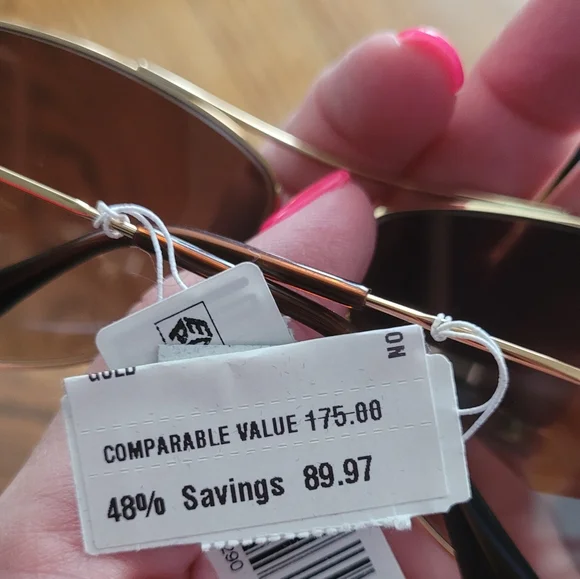 NEW! Ray-Ban Gold Frame Aviator Sunglasses 63mm - Picture 4 of 4